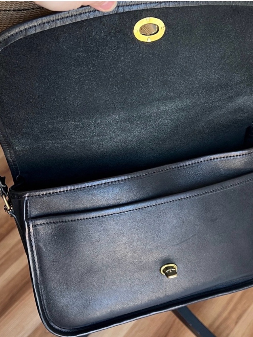 Coach Black Leather Shoulder Bag with Gold Turnlock - Picture 15 of 16